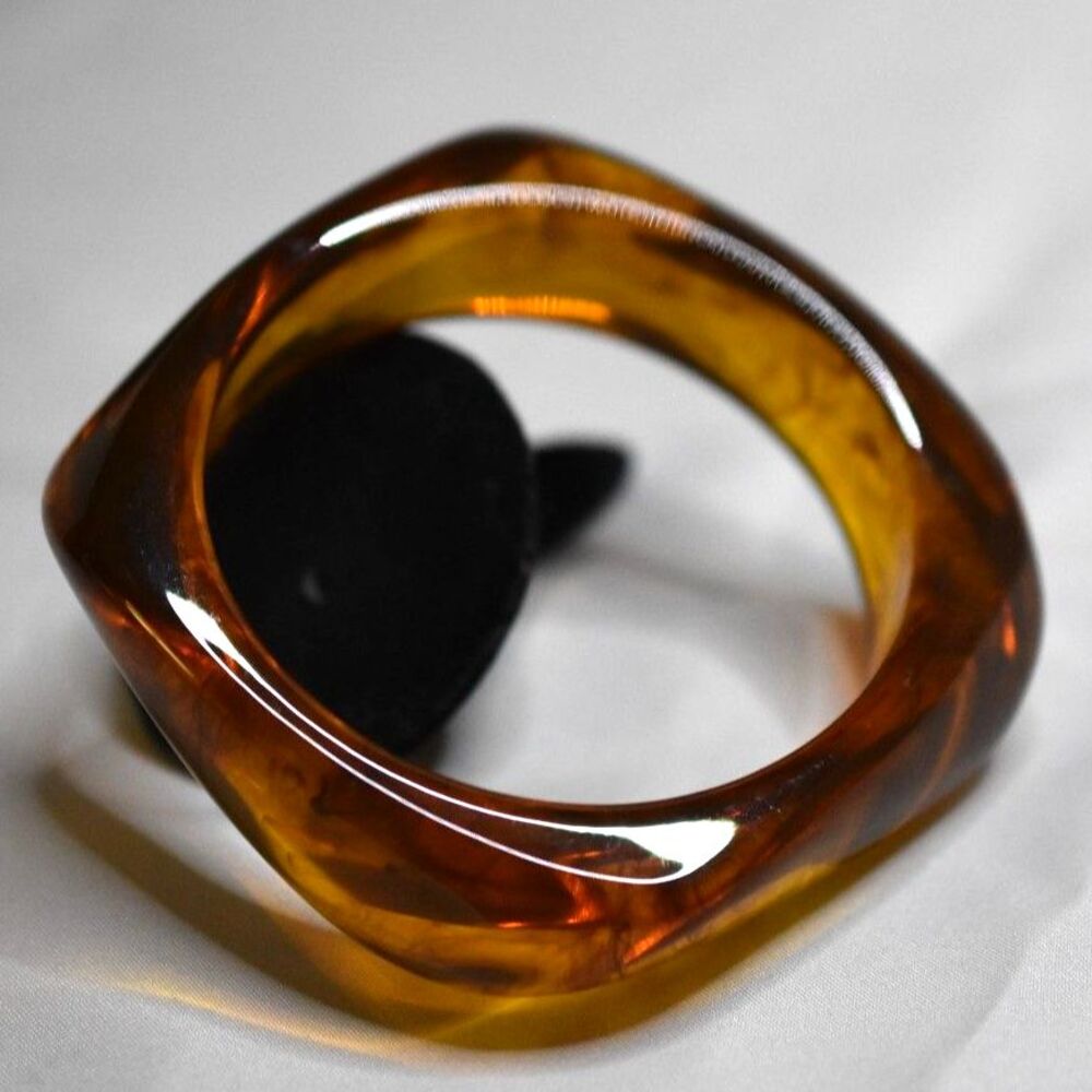 NWT Chunky Translucent Amber/Brown Polished Finish Resin Bangle 5" Bracelet
